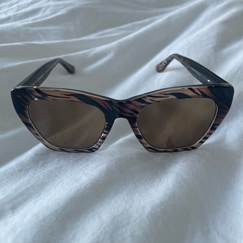 Women’s Steve Madden Zebra Print Sunglasses, grey and black